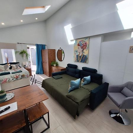 New, Stylish Studio Flat With Private Patio And Free On-Street Parking Check Out At 11Am Борнмут Экстерьер фото