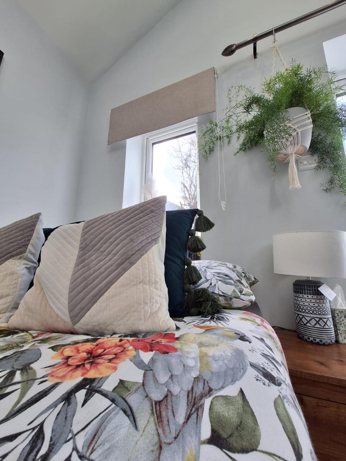 New, Stylish Studio Flat With Private Patio And Free On-Street Parking Check Out At 11Am Борнмут Экстерьер фото