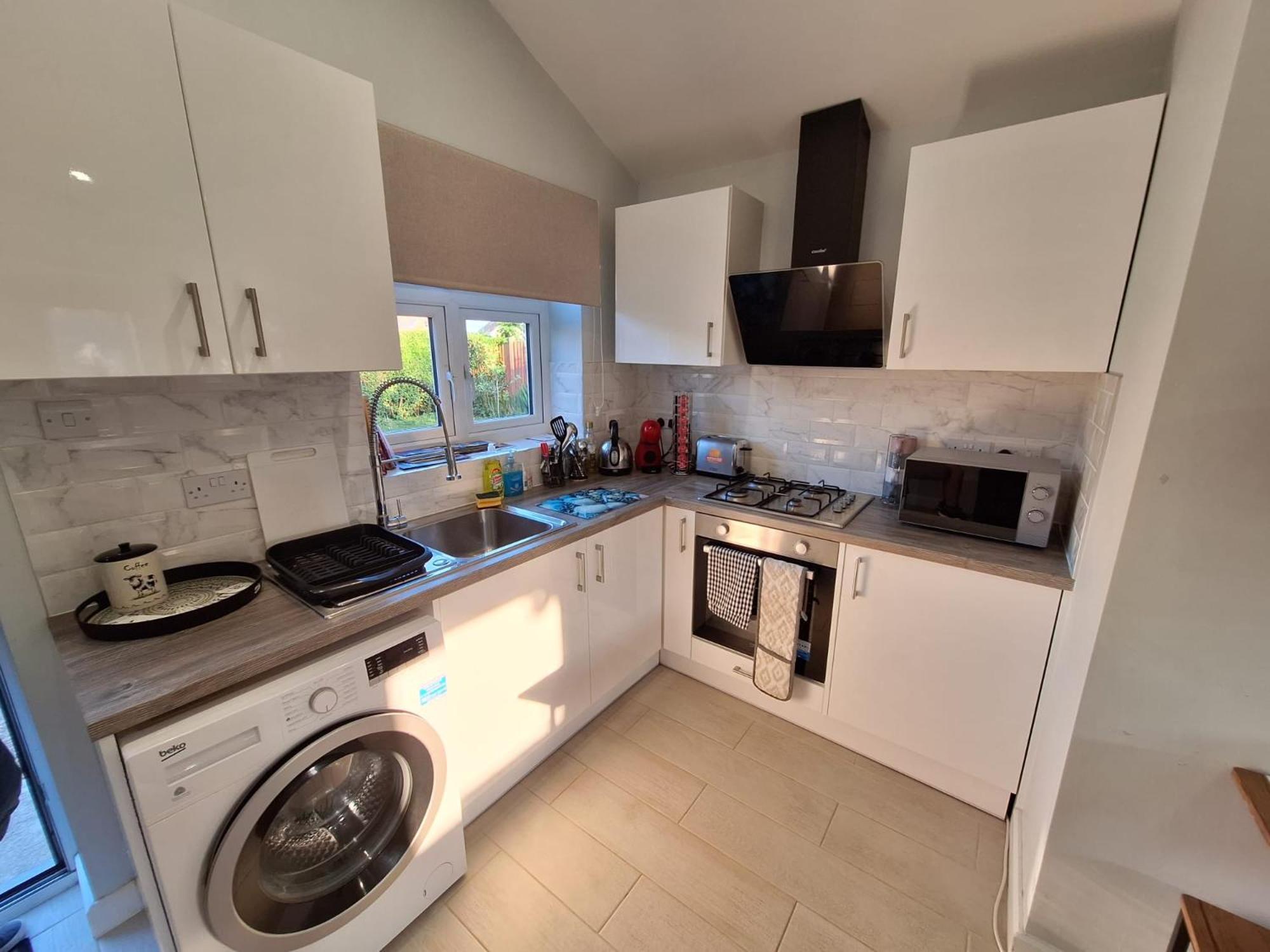 New, Stylish Studio Flat With Private Patio And Free On-Street Parking Check Out At 11Am Борнмут Экстерьер фото